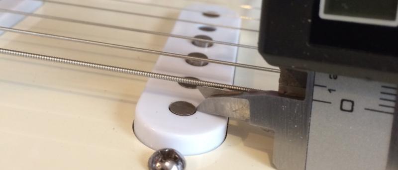 How To Adjust (Set) Pickup Height on a Stratocaster / Strat